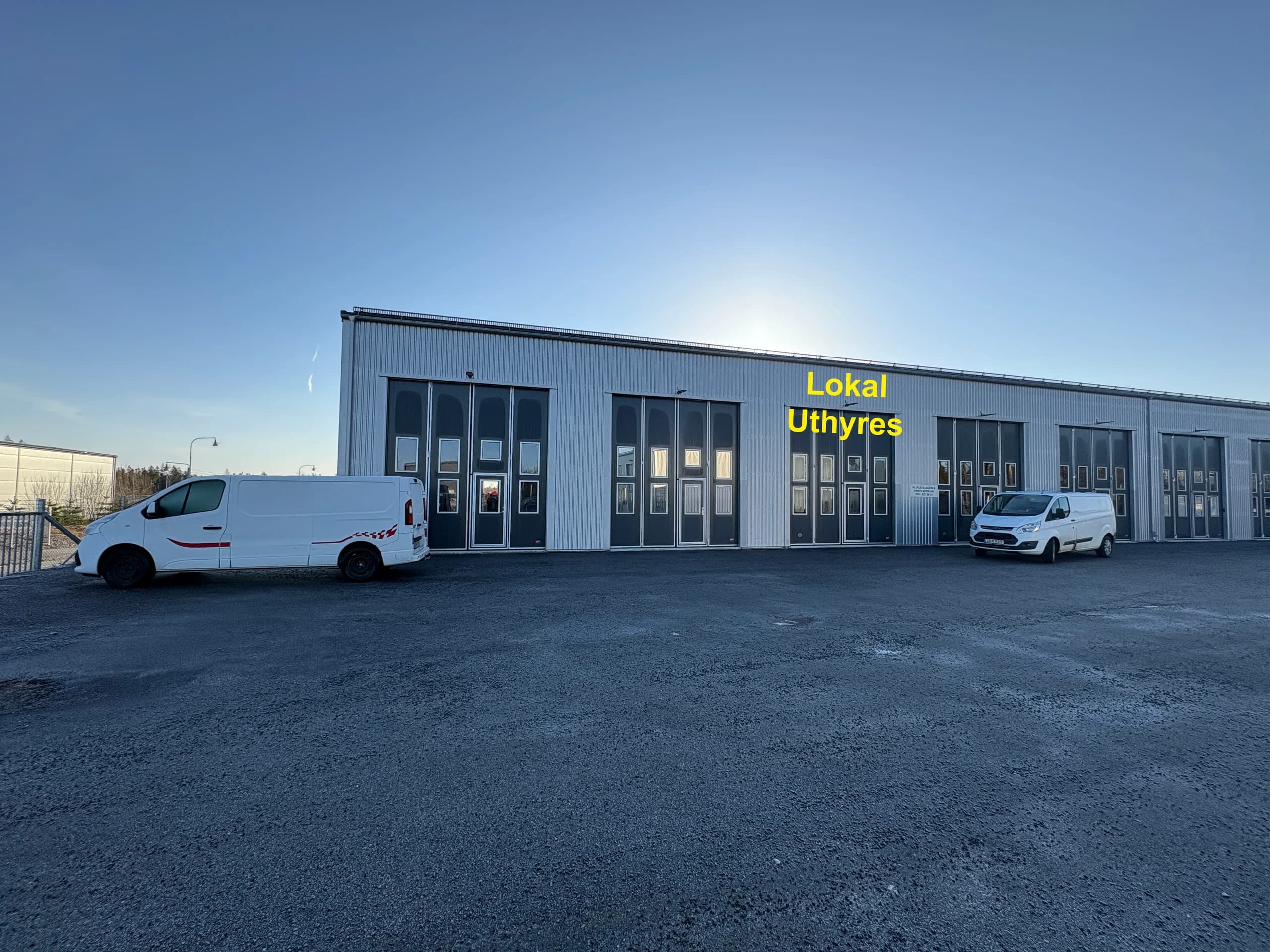 Garage med entresol